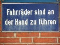 Bild 0 von Man kann nicht nur mit dem Fahrrad fahren oder es schieben