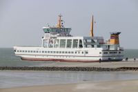 Bild 1 von „Frisia II“ musste einen Tag auf dem Trockenen liegen