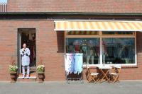 Bild 5 von Pino ist der Liebling in der neuen Aust-Boutique auf Juist