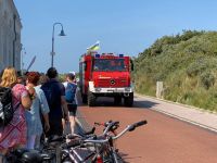 Bild 0 von Vier Personen gerieten am Strand in große Not