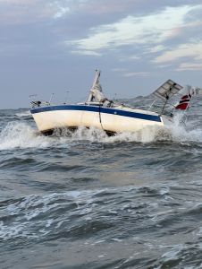 Bild 0 von Seenotretter befreien norwegischen Segler aus Lebensgefahr