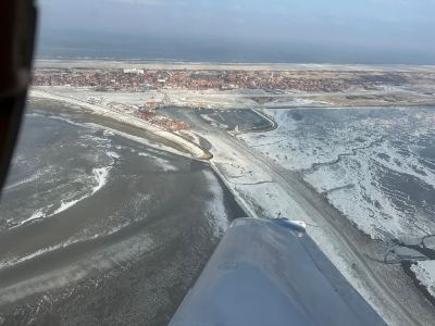 Bild 0 von Juist in Schnee und Eis von oben