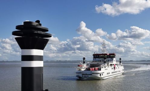 Bild 0 von Fährverkehr nach Ameland auf politischer Agenda in Den Haag