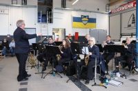 Bild 9 von Saubere Insel mit vereinten Kräften